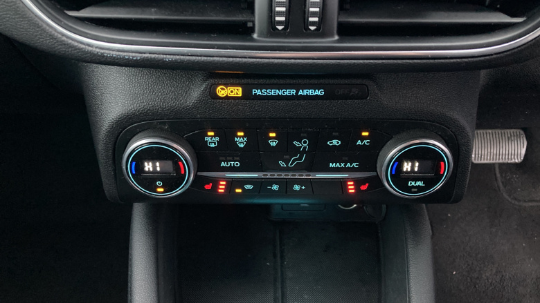 Ford Focus 1.0 EcoBoost 125 Titanium 5dr Auto Petrol Hatchback